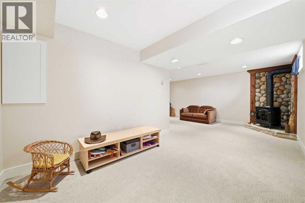 2724 Lougheed Drive SW, Calgary, Alberta  T3E 5T6 - Photo 32 - A2298102