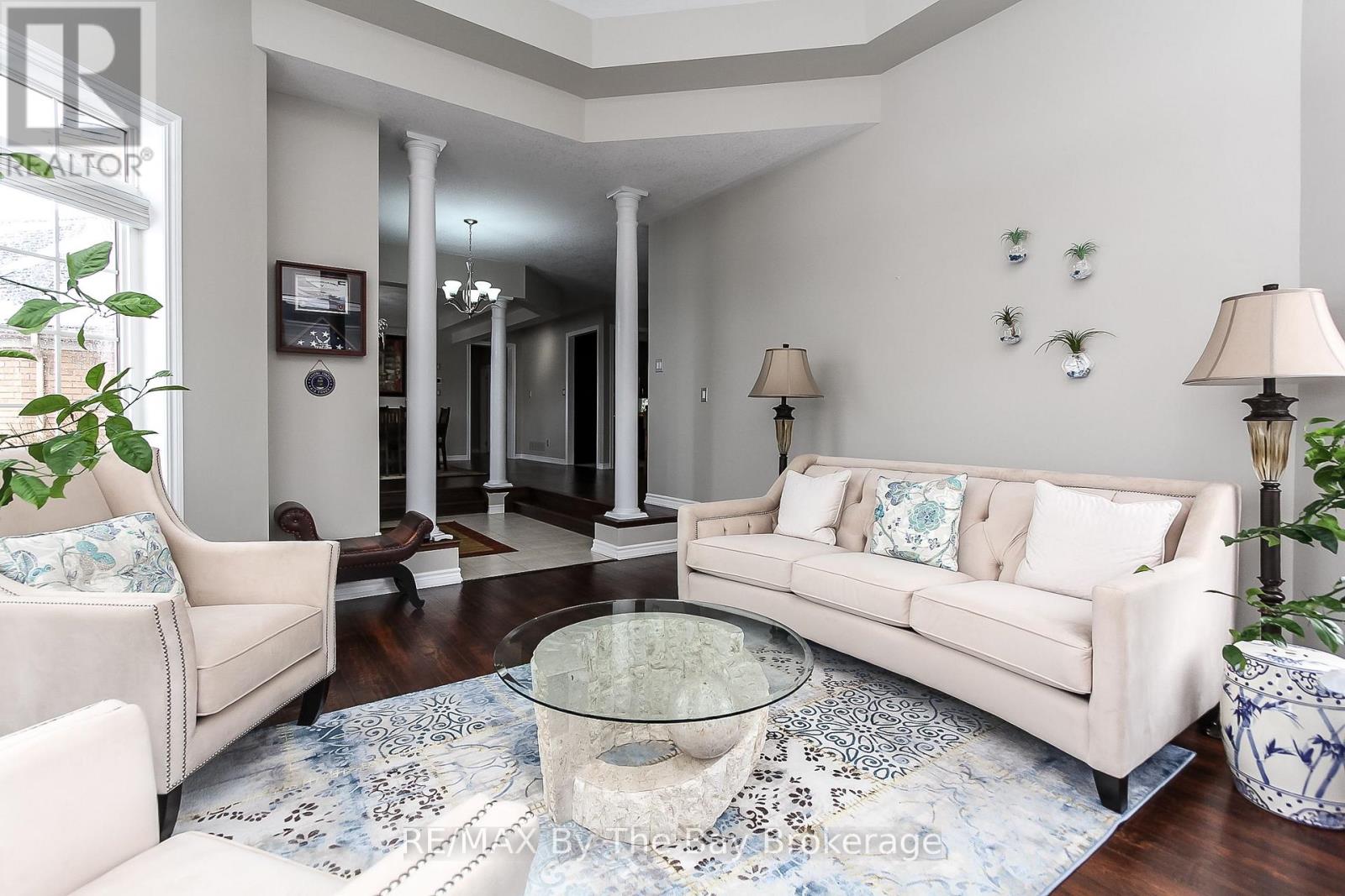 37 Walnut Drive, Wasaga Beach, Ontario  L9Z 0A8 - Photo 15 - S12837638