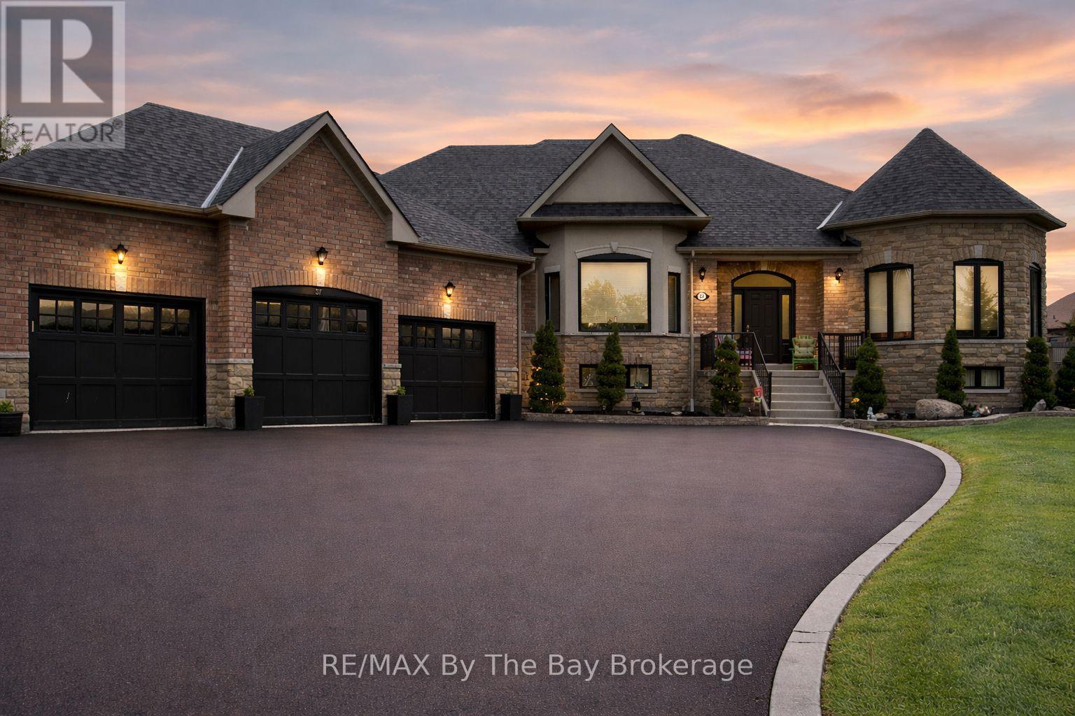 37 WALNUT DRIVE, Wasaga Beach, Ontario