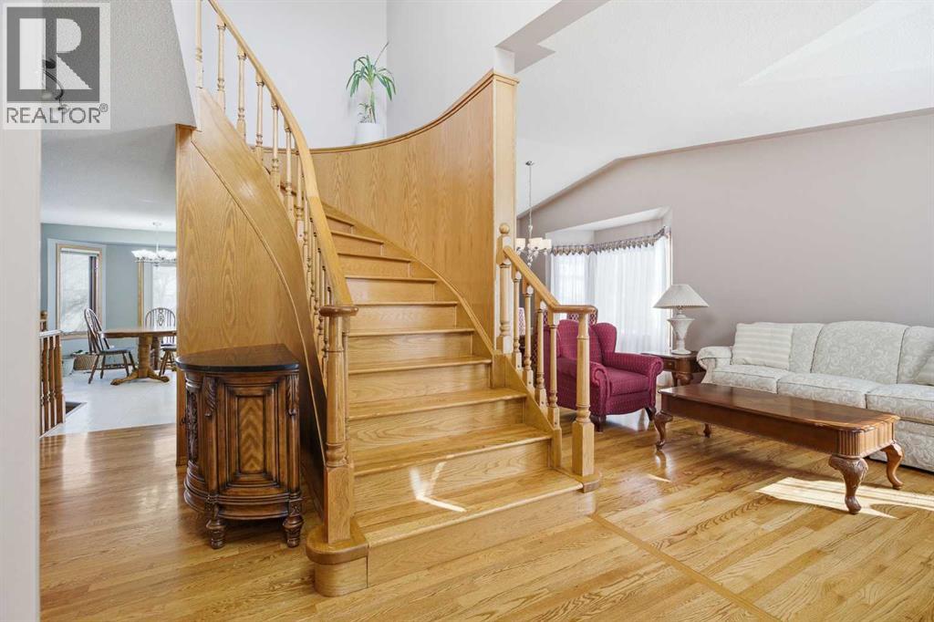 146 Hawkdale Circle NW, Calgary, Alberta  T3G 2W9 - Photo 6 - A2292709