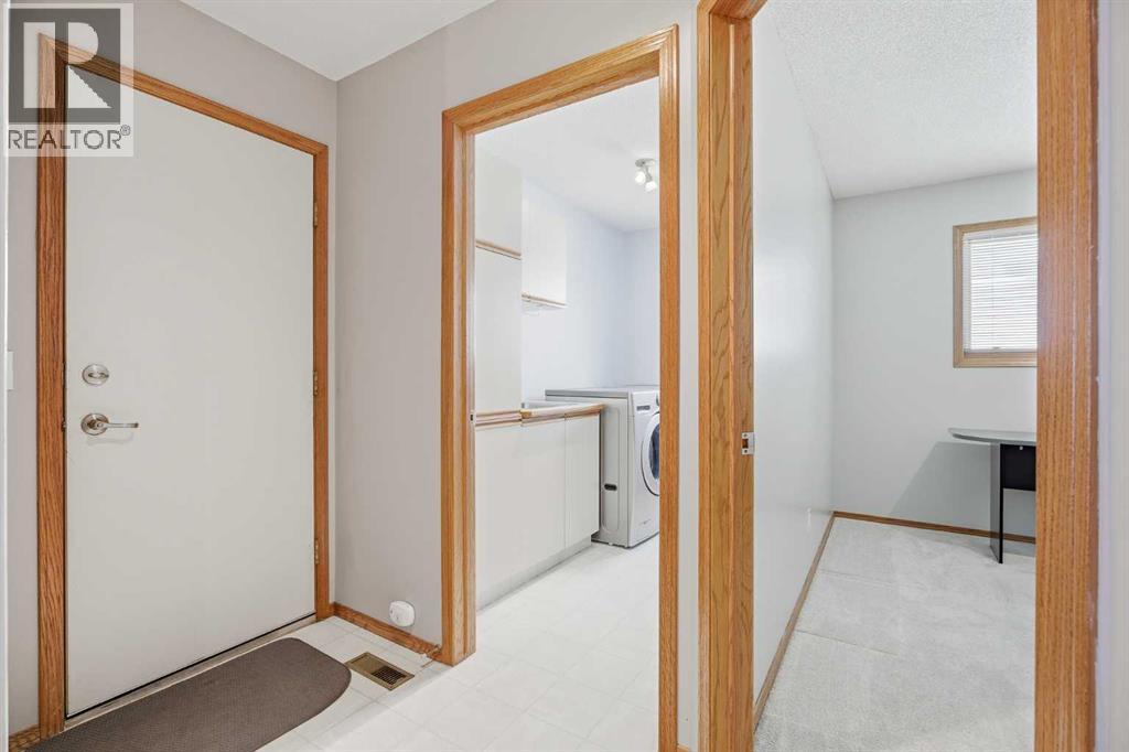 146 Hawkdale Circle NW, Calgary, Alberta  T3G 2W9 - Photo 21 - A2292709