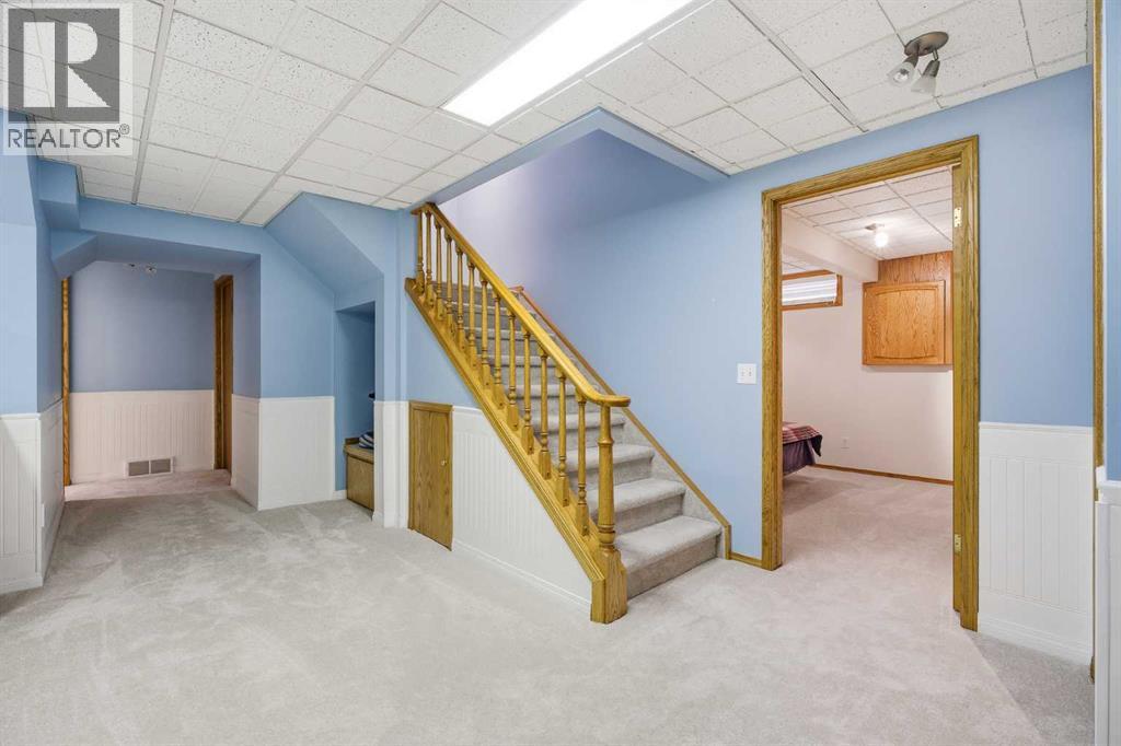 146 Hawkdale Circle NW, Calgary, Alberta  T3G 2W9 - Photo 35 - A2292709