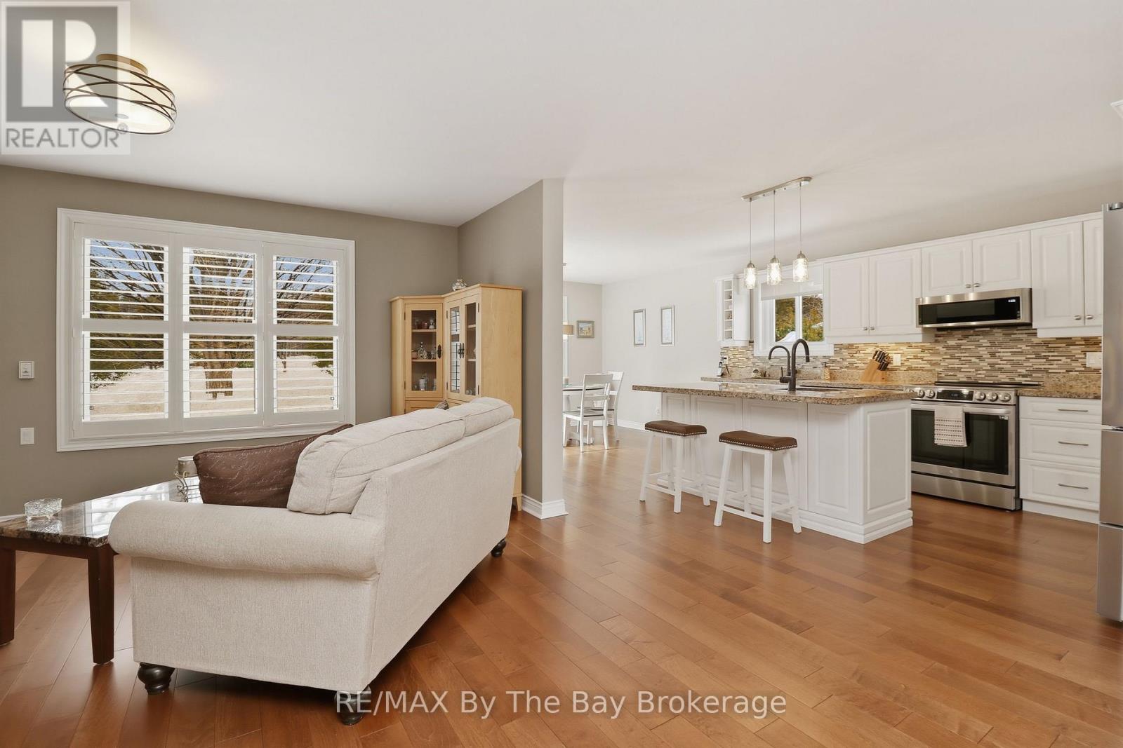 22 Britton Court, Wasaga Beach, Ontario  L9Z 1C1 - Photo 16 - S12864900