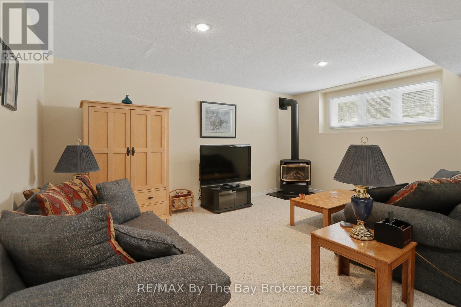 22 Britton Court, Wasaga Beach, Ontario  L9Z 1C1 - Photo 40 - S12864900