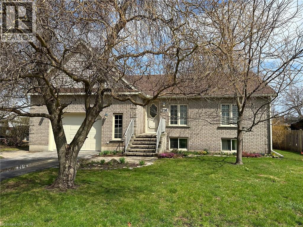 220 Regent Avenue, Port Dover, Ontario  N0A 1N0 - Photo 1 - 40804882