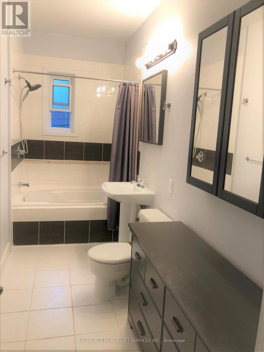 Main (1st) - 19 Tyndall Avenue, Toronto, Ontario  M6K 2E8 - Photo 10 - W12958212