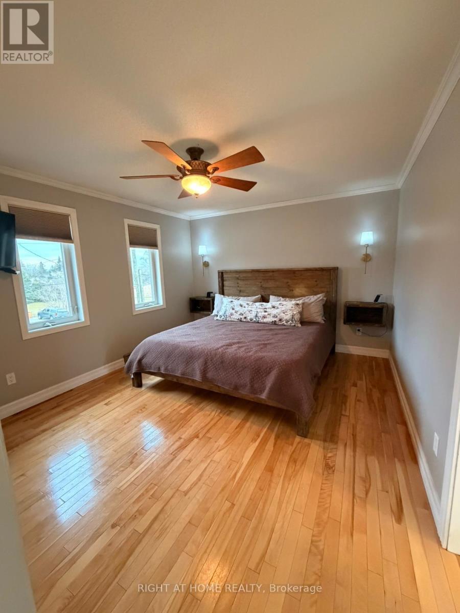 786 8th Street E, Owen Sound, Ontario  N4K 1L9 - Photo 10 - X12958210