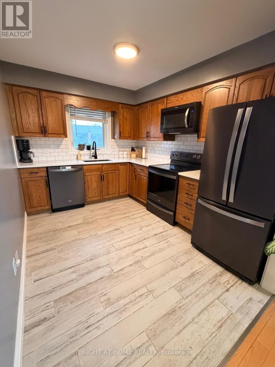 786 8th Street E, Owen Sound, Ontario  N4K 1L9 - Photo 4 - X12958210