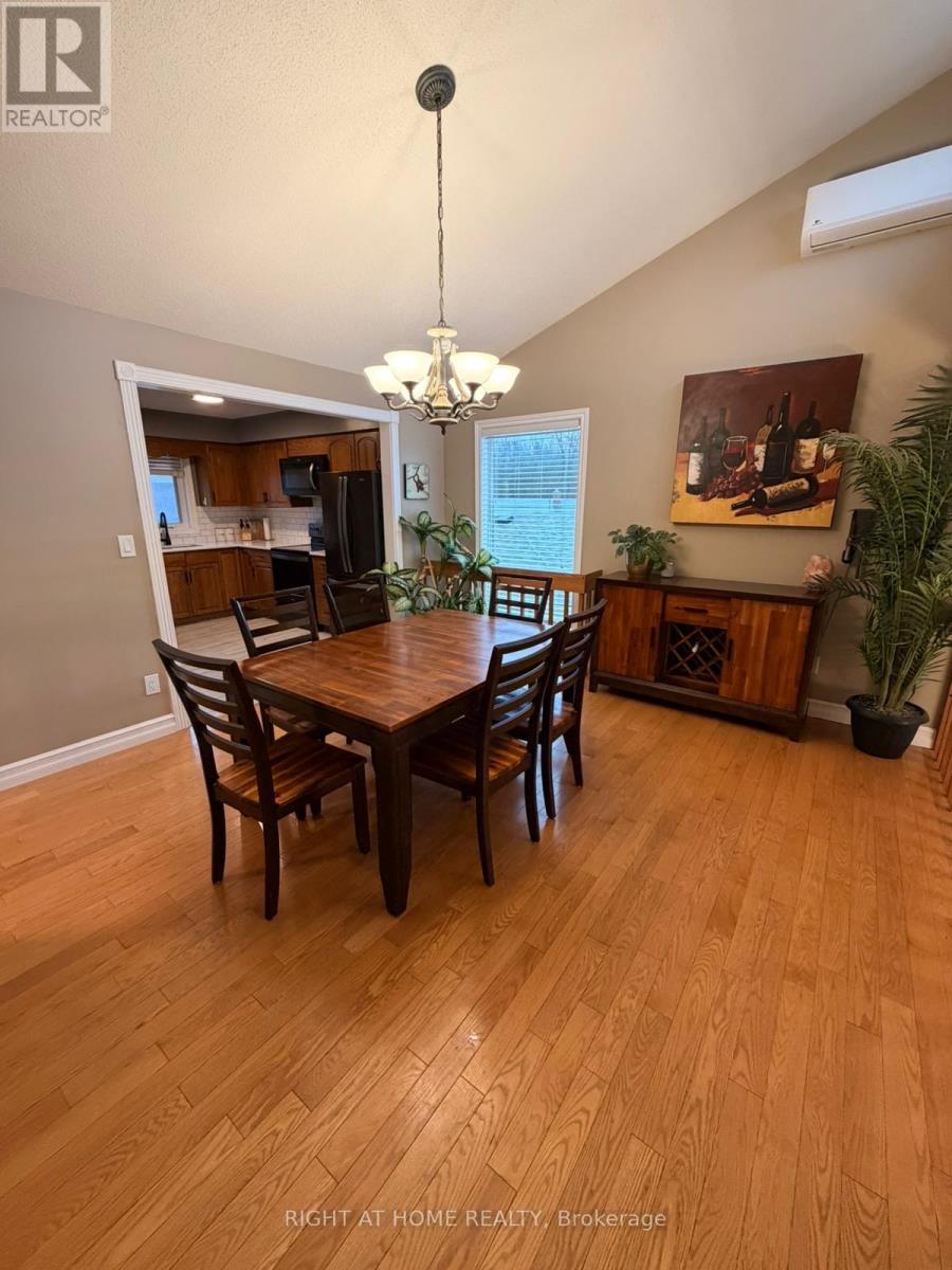 786 8th Street E, Owen Sound, Ontario  N4K 1L9 - Photo 5 - X12958210