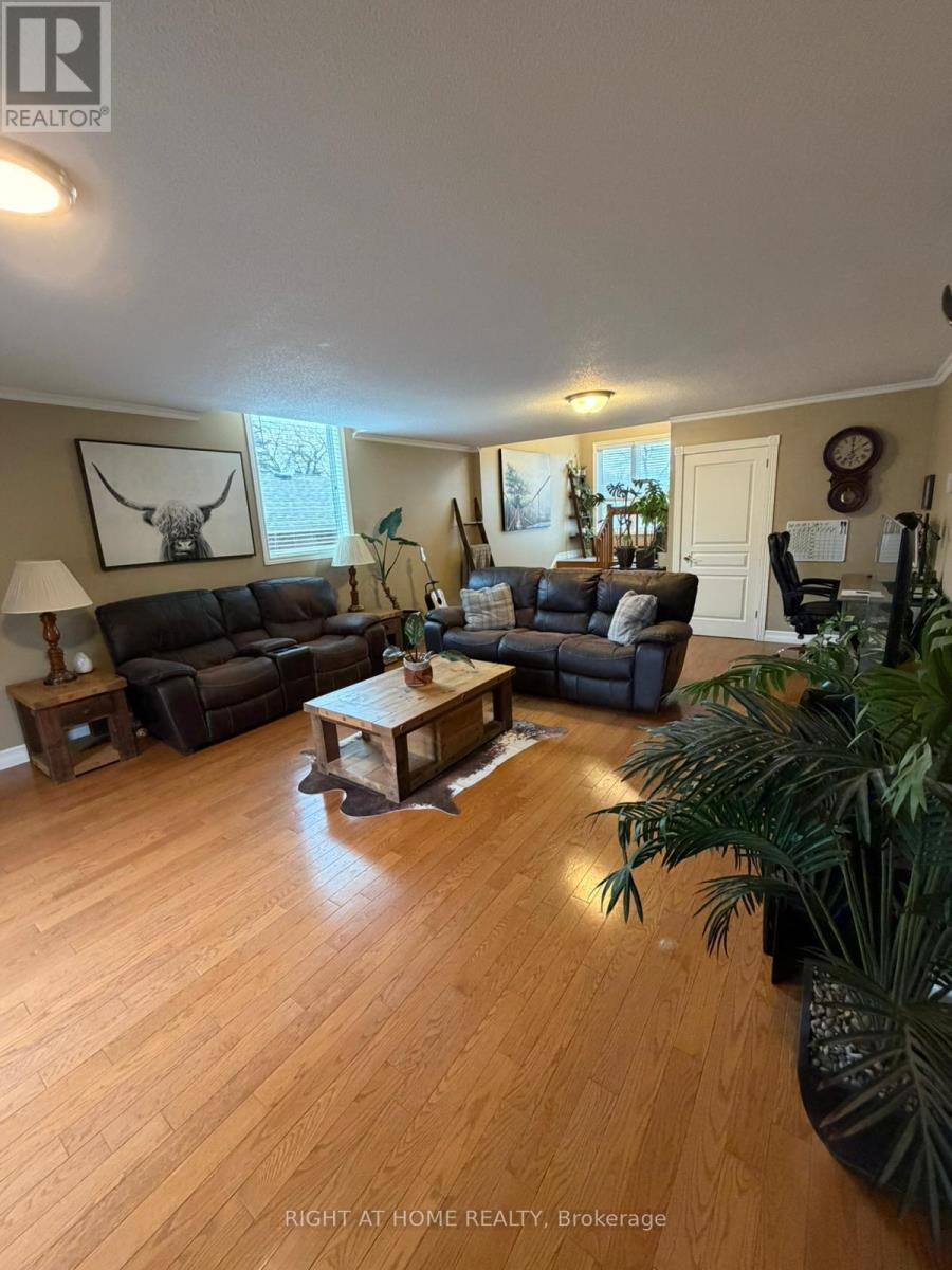 786 8th Street E, Owen Sound, Ontario  N4K 1L9 - Photo 6 - X12958210