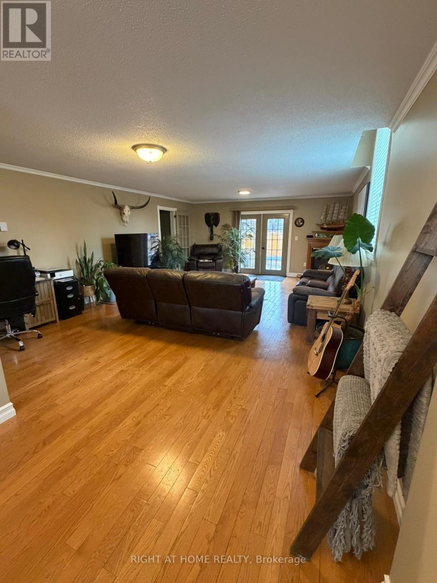 786 8th Street E, Owen Sound, Ontario  N4K 1L9 - Photo 7 - X12958210