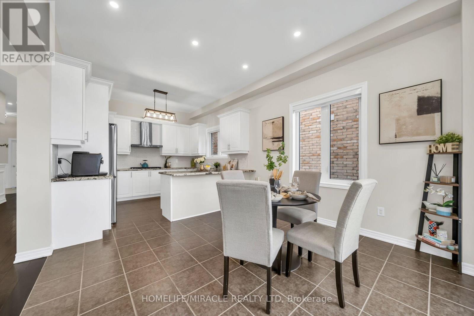 41 Hoxton Road, Brampton, Ontario L7A 4L5 - Photo 17 - W12950704