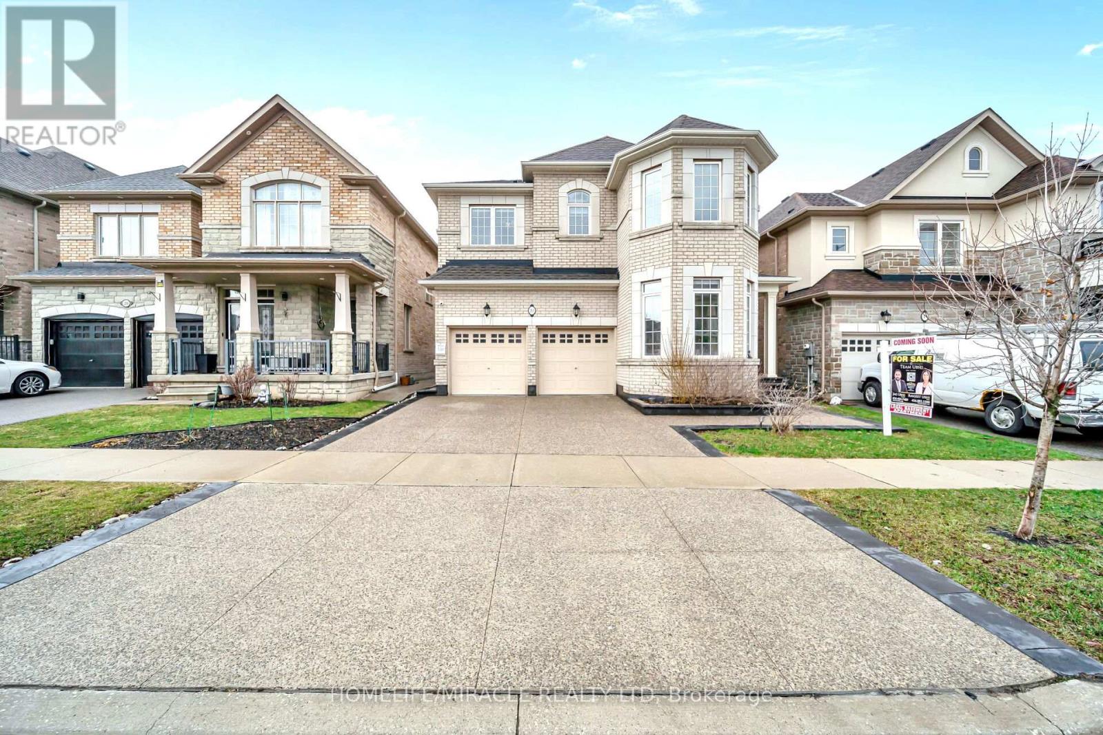 41 Hoxton Road, Brampton, Ontario L7A 4L5 - Photo 2 - W12950704