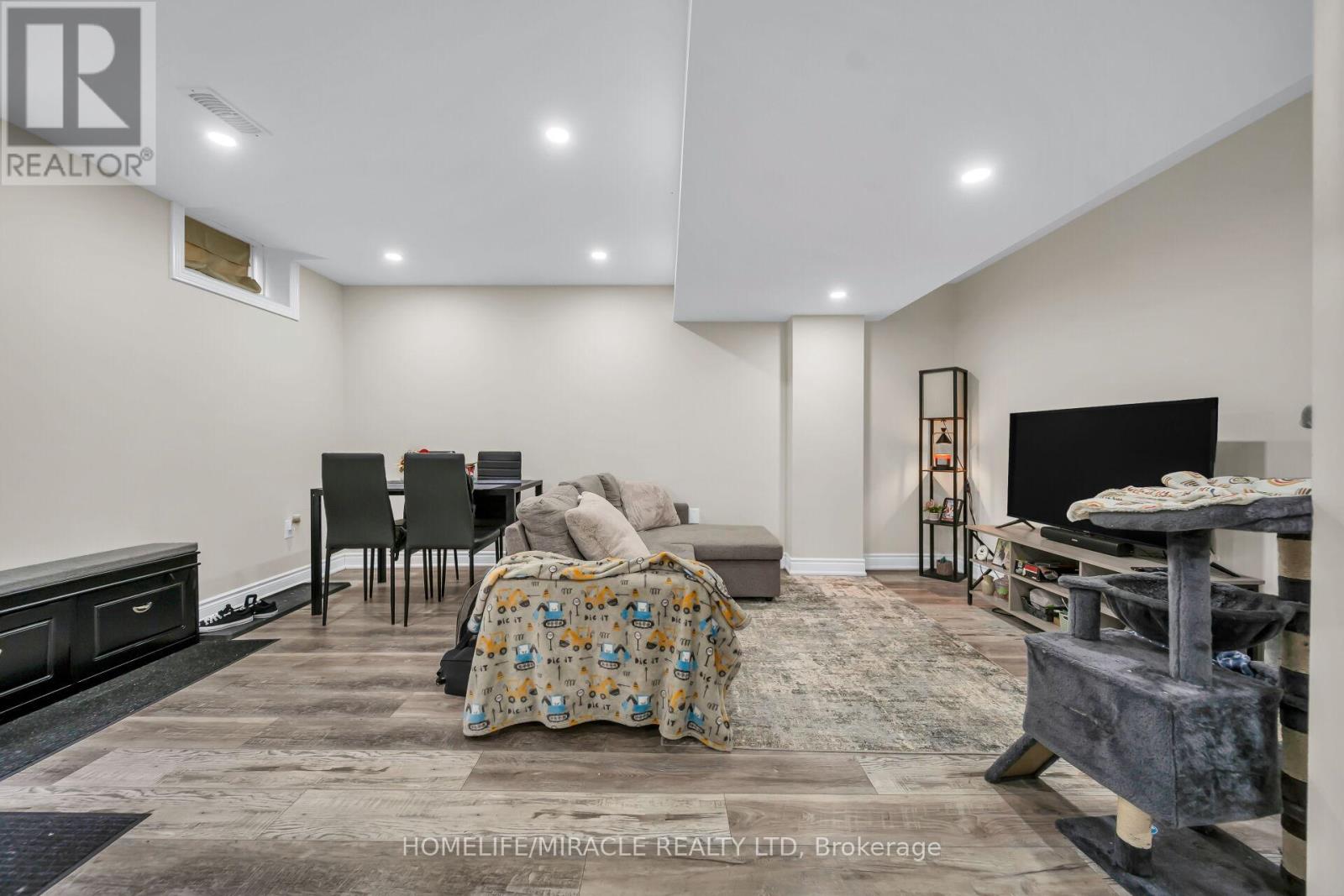 41 Hoxton Road, Brampton, Ontario L7A 4L5 - Photo 45 - W12950704