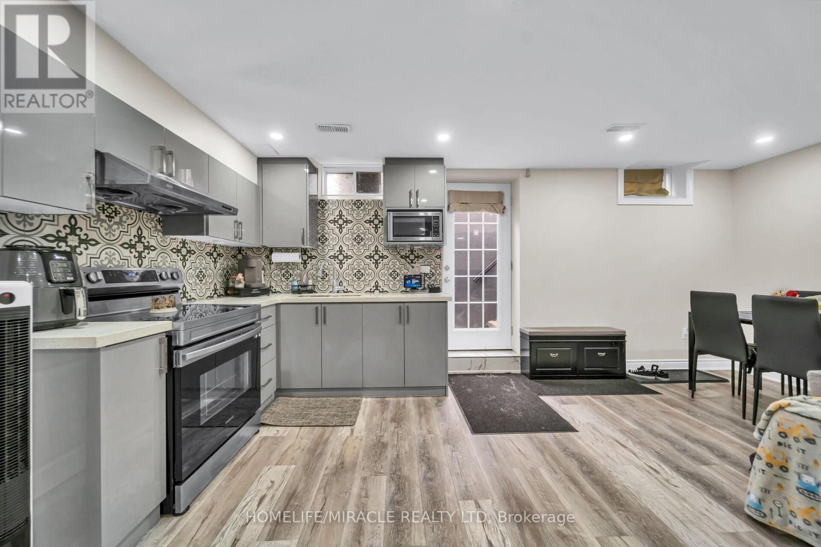 41 Hoxton Road, Brampton, Ontario L7A 4L5 - Photo 43 - W12950704