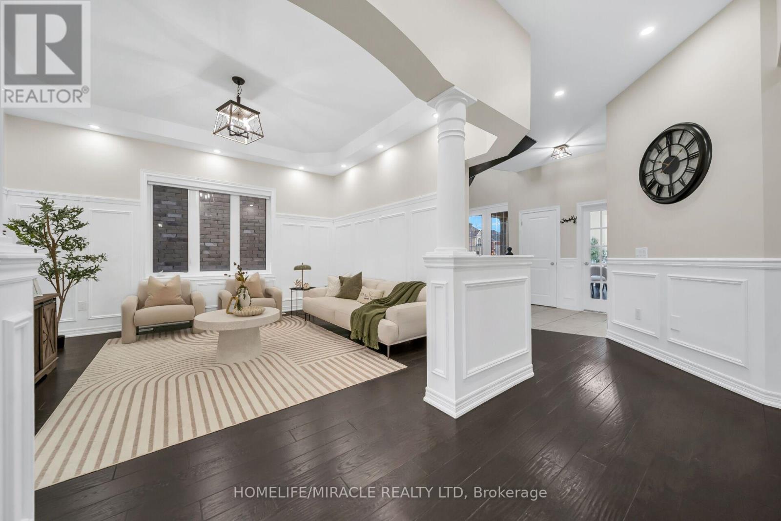 41 Hoxton Road, Brampton, Ontario L7A 4L5 - Photo 8 - W12950704