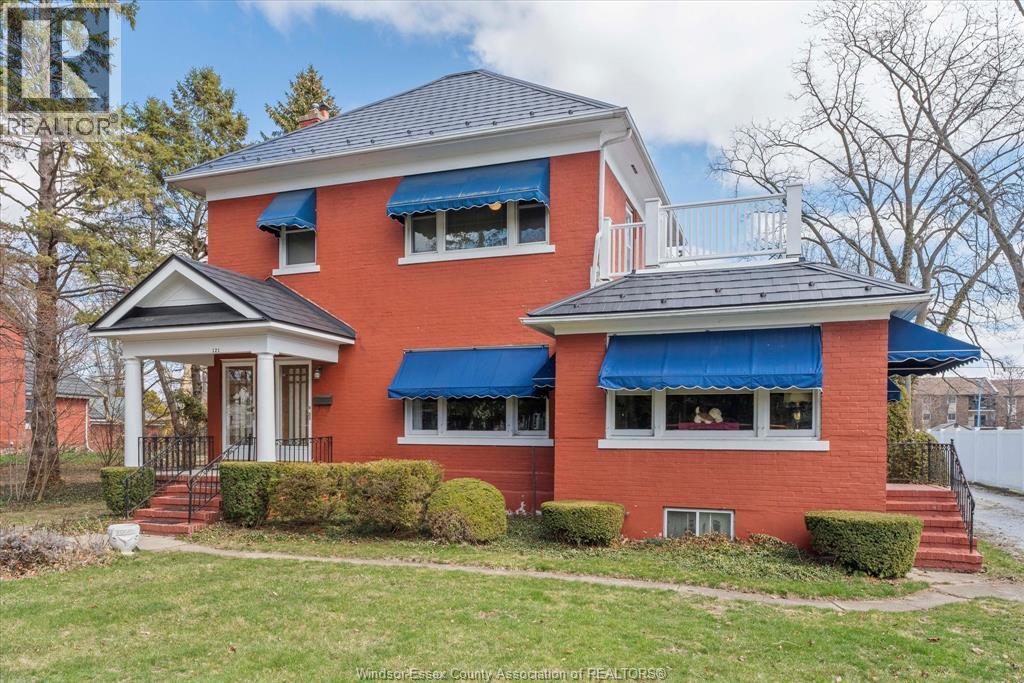 121 DIVISION STREET South, Kingsville, Ontario