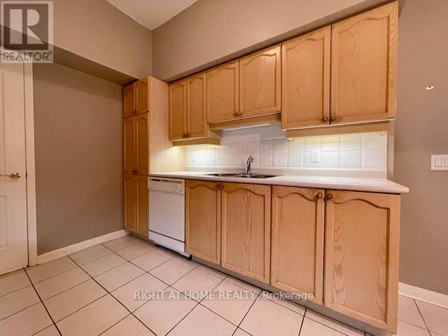 501 - 2506 Rutherford Road, Vaughan, Ontario  L4K 5N4 - Photo 8 - N12933570