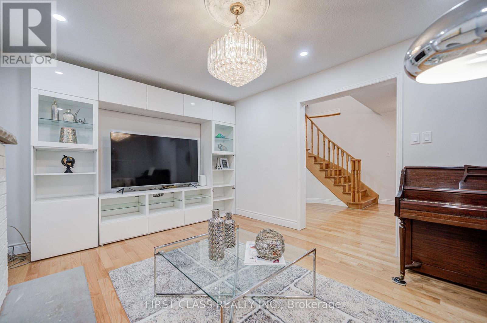 4503 Kimbermount Avenue, Mississauga, Ontario  L5M 4J4 - Photo 7 - W12958164