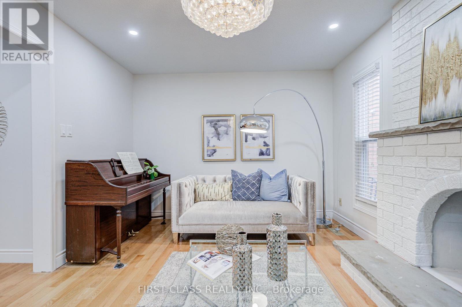 4503 Kimbermount Avenue, Mississauga, Ontario  L5M 4J4 - Photo 6 - W12958164