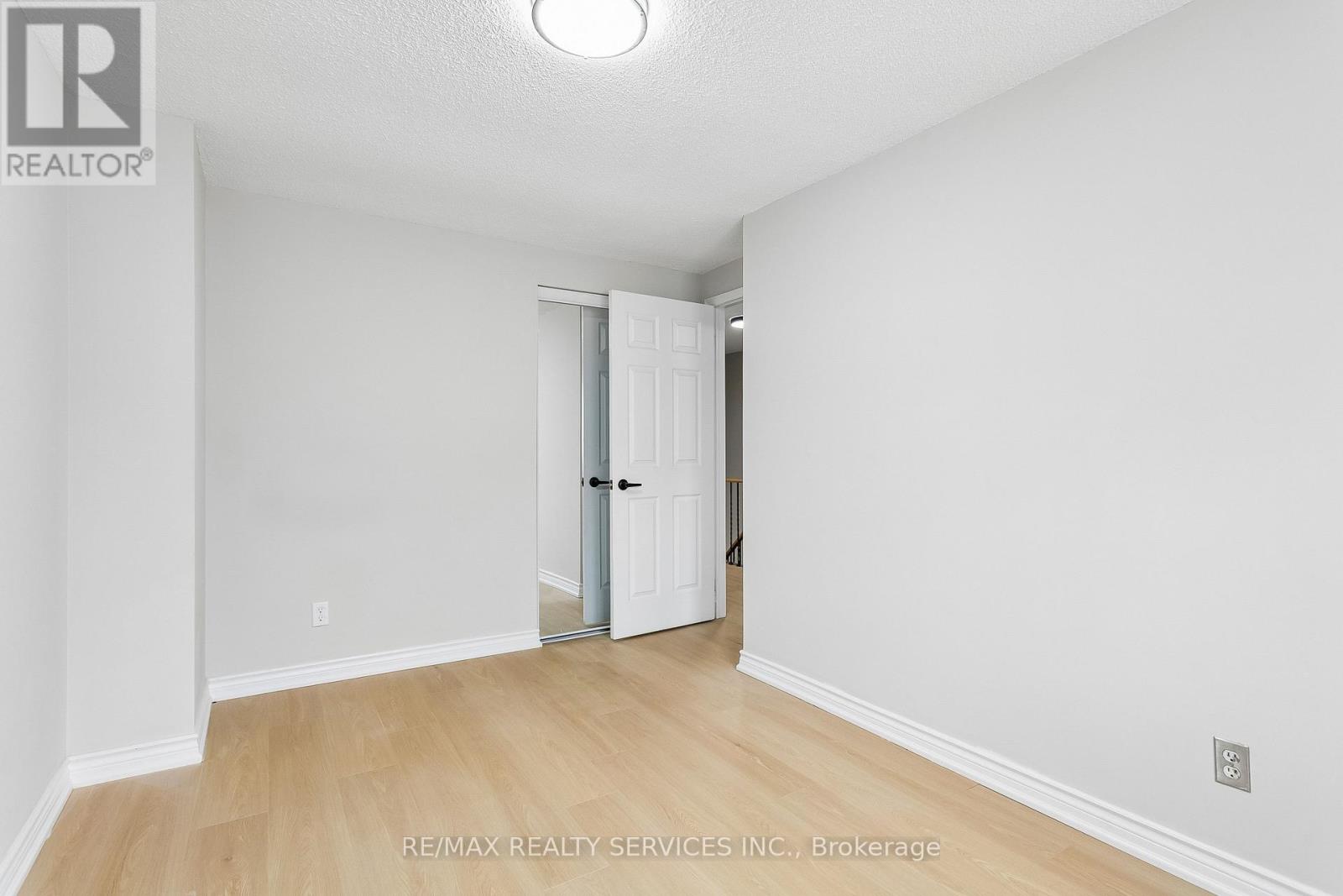 4291 Beacon Lane, Mississauga, Ontario  L5C 3V8 - Photo 28 - W12957560