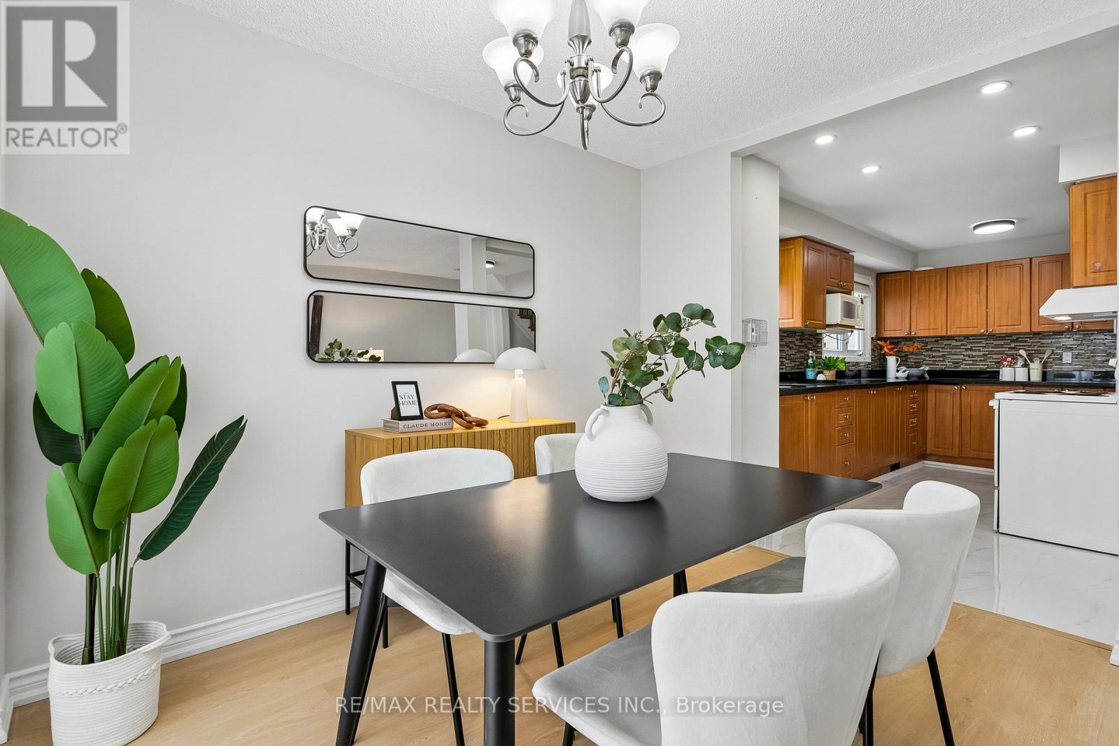 4291 Beacon Lane, Mississauga, Ontario  L5C 3V8 - Photo 16 - W12957560