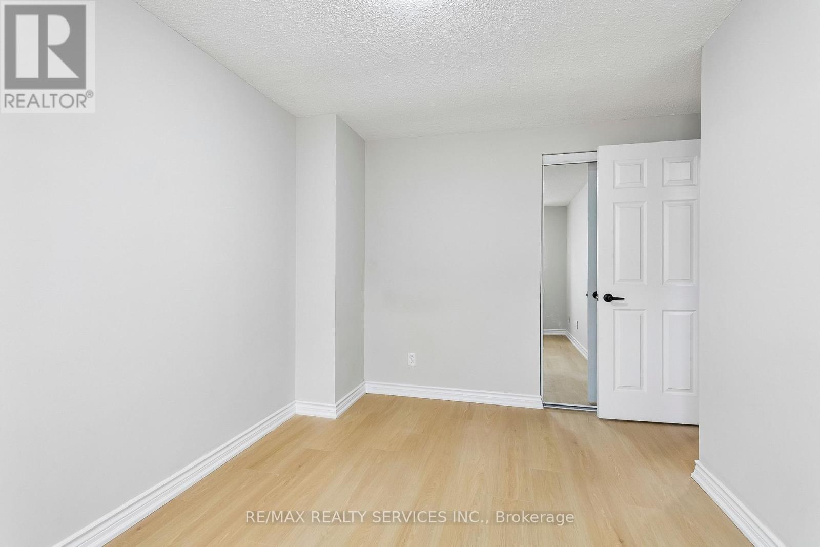 4291 Beacon Lane, Mississauga, Ontario  L5C 3V8 - Photo 29 - W12957560