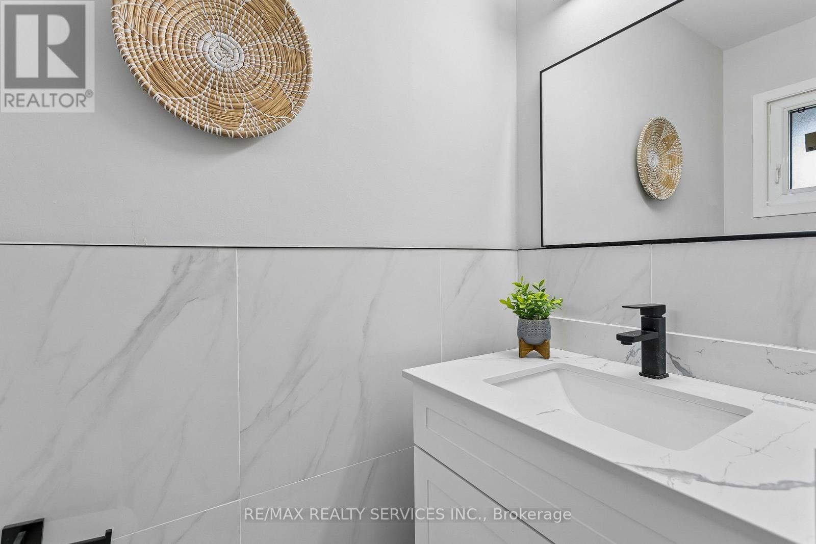 4291 Beacon Lane, Mississauga, Ontario  L5C 3V8 - Photo 23 - W12957560