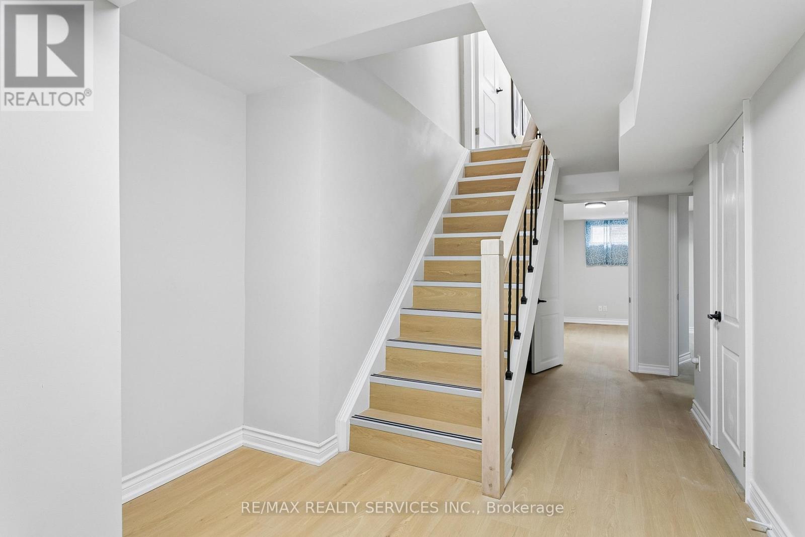 4291 Beacon Lane, Mississauga, Ontario  L5C 3V8 - Photo 40 - W12957560