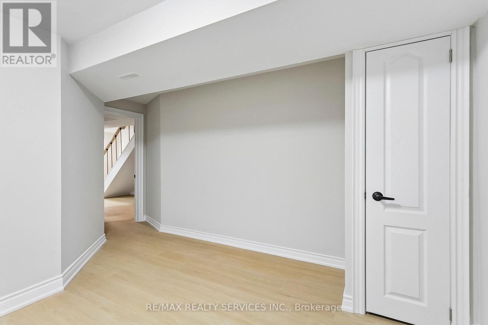 4291 Beacon Lane, Mississauga, Ontario  L5C 3V8 - Photo 46 - W12957560