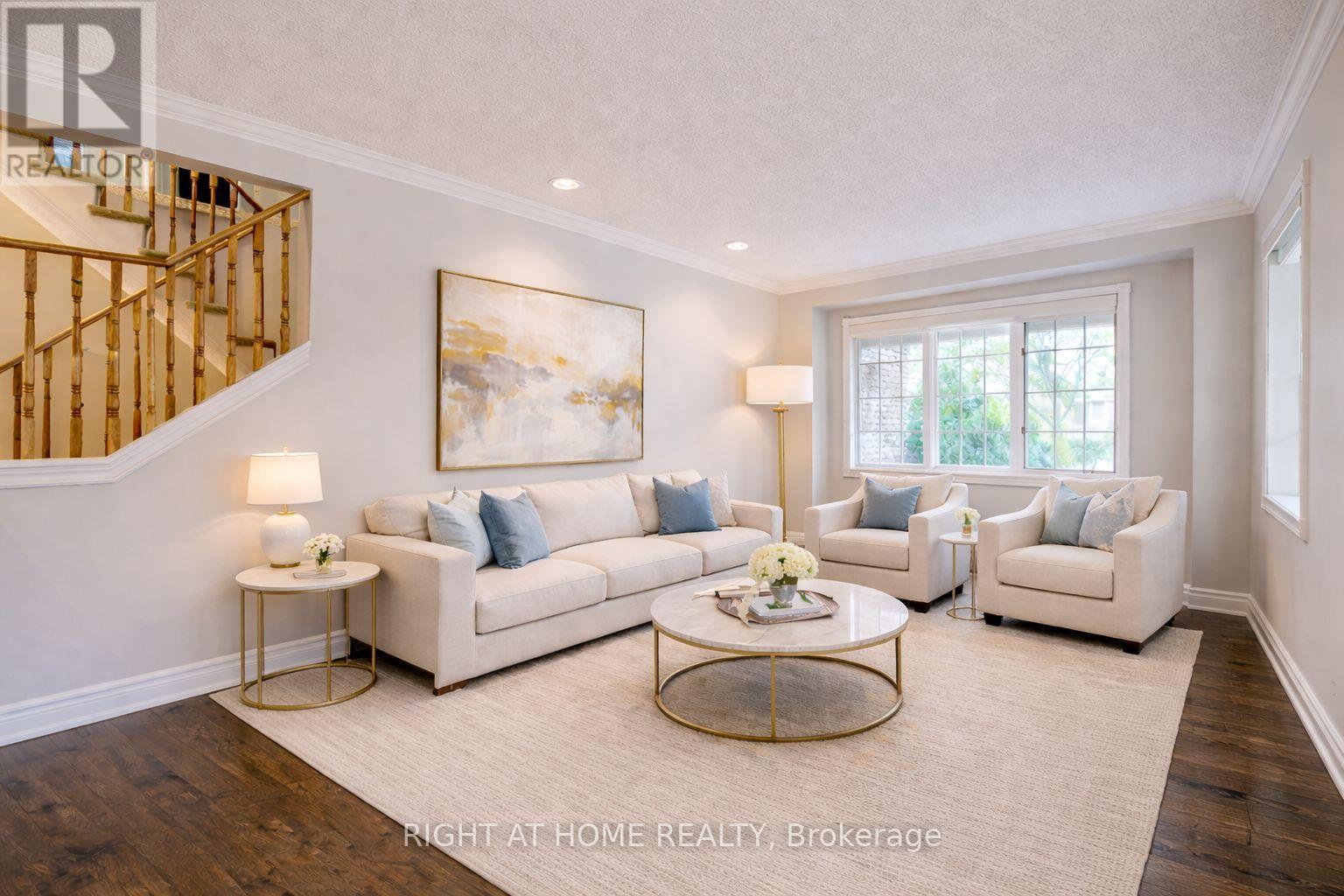 2623 Charlotte Court, Mississauga, Ontario  L5M 5E6 - Photo 9 - W12955162