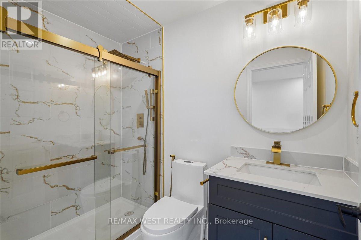 201 Rhodes Avenue, Toronto, Ontario  M4L 3A2 - Photo 25 - E12952334