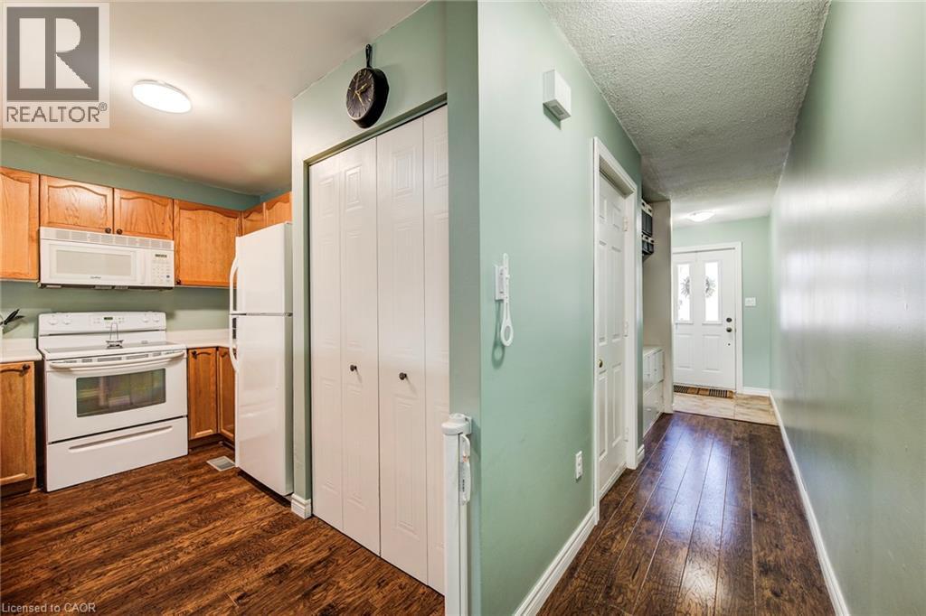 21 Arden Park, Stratford, Ontario  N5A 3E2 - Photo 8 - 40811669