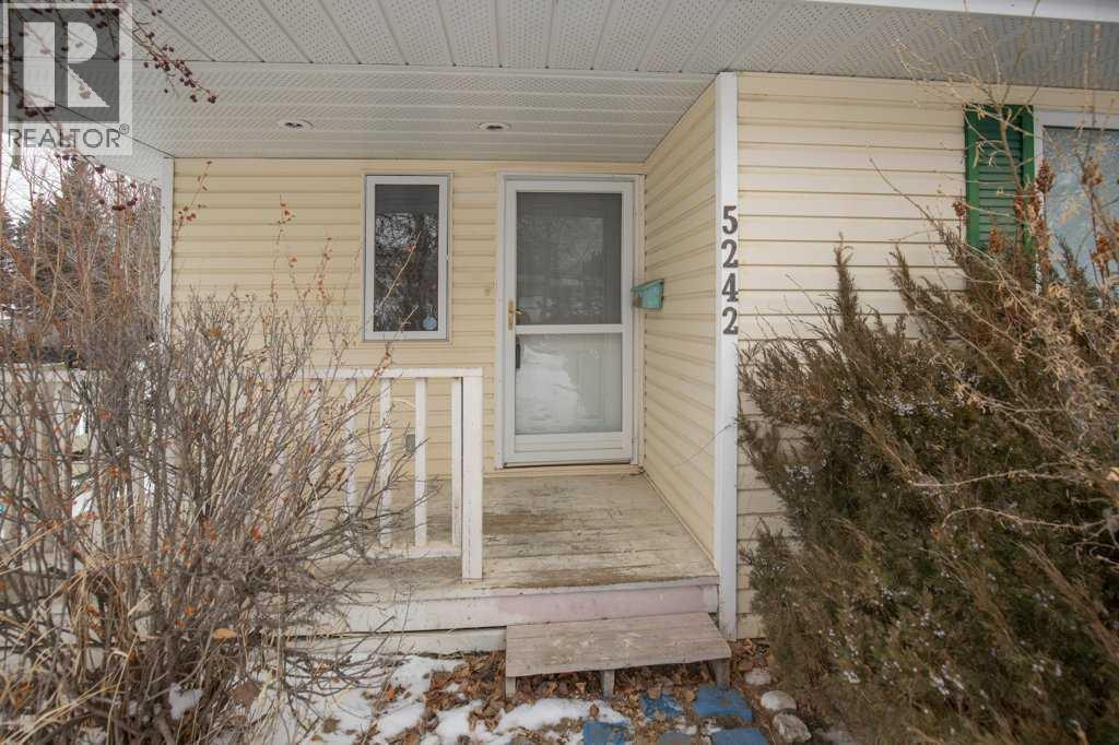 5242 50 Avenue, Sylvan Lake, Alberta  T4S 1E7 - Photo 4 - A2289976