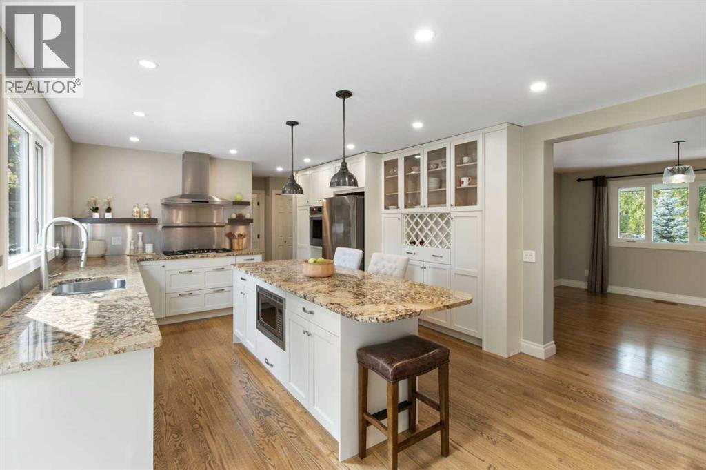 152 Lake Mead Crescent SE, Calgary, Alberta  T2J 4A1 - Photo 4 - A2297796