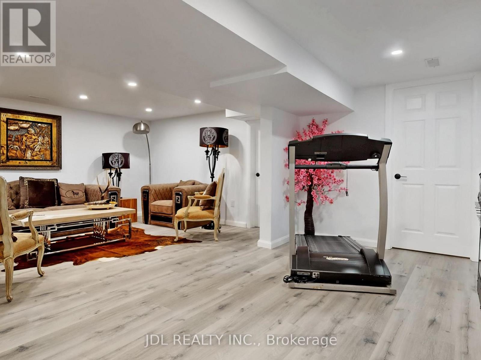 11 Hedge Road, Georgina, Ontario  L0E 1R0 - Photo 21 - N12958248