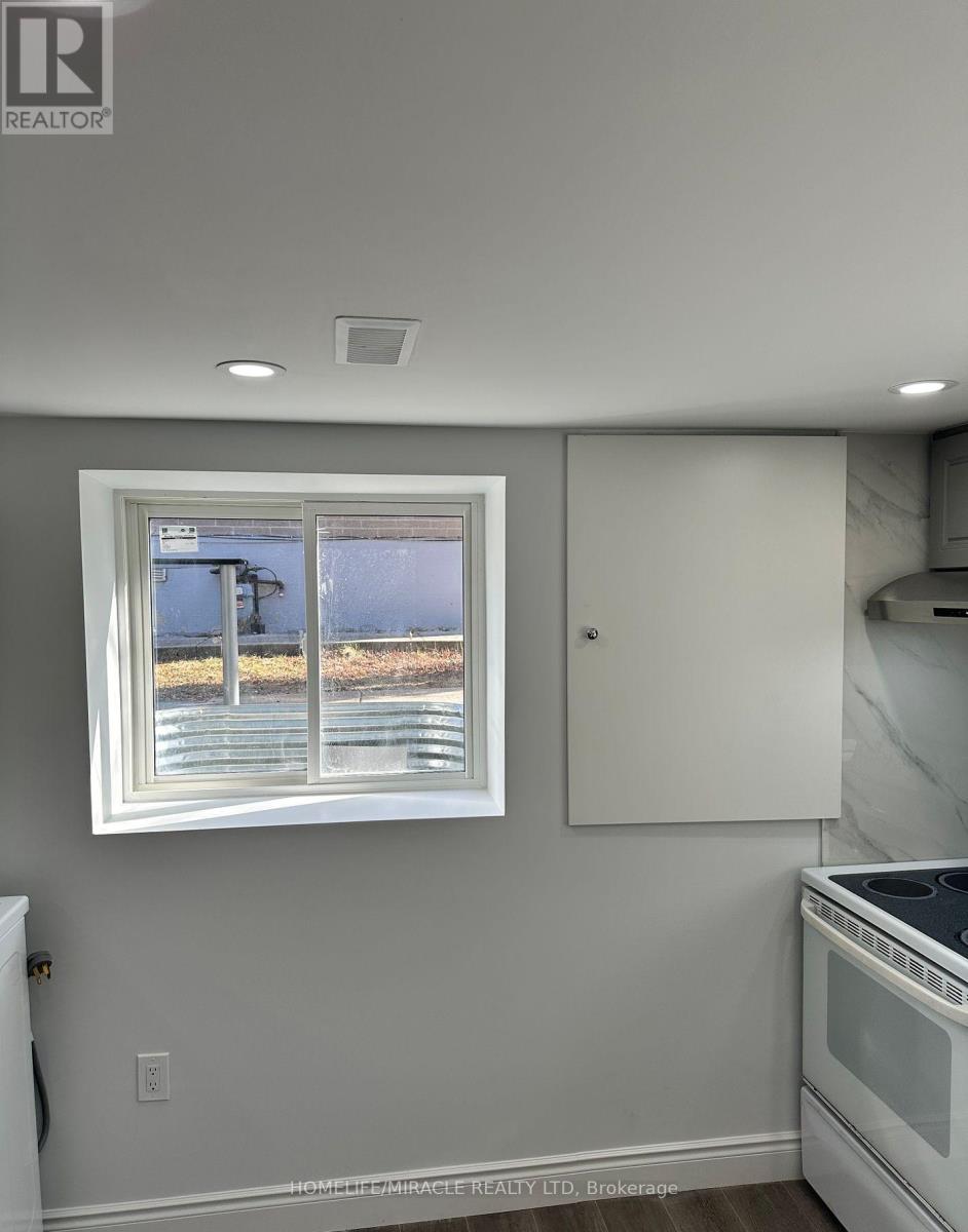 Bsmt - 45 Elmvale Crescent, Toronto, Ontario  M9V 2B8 - Photo 11 - W12958252