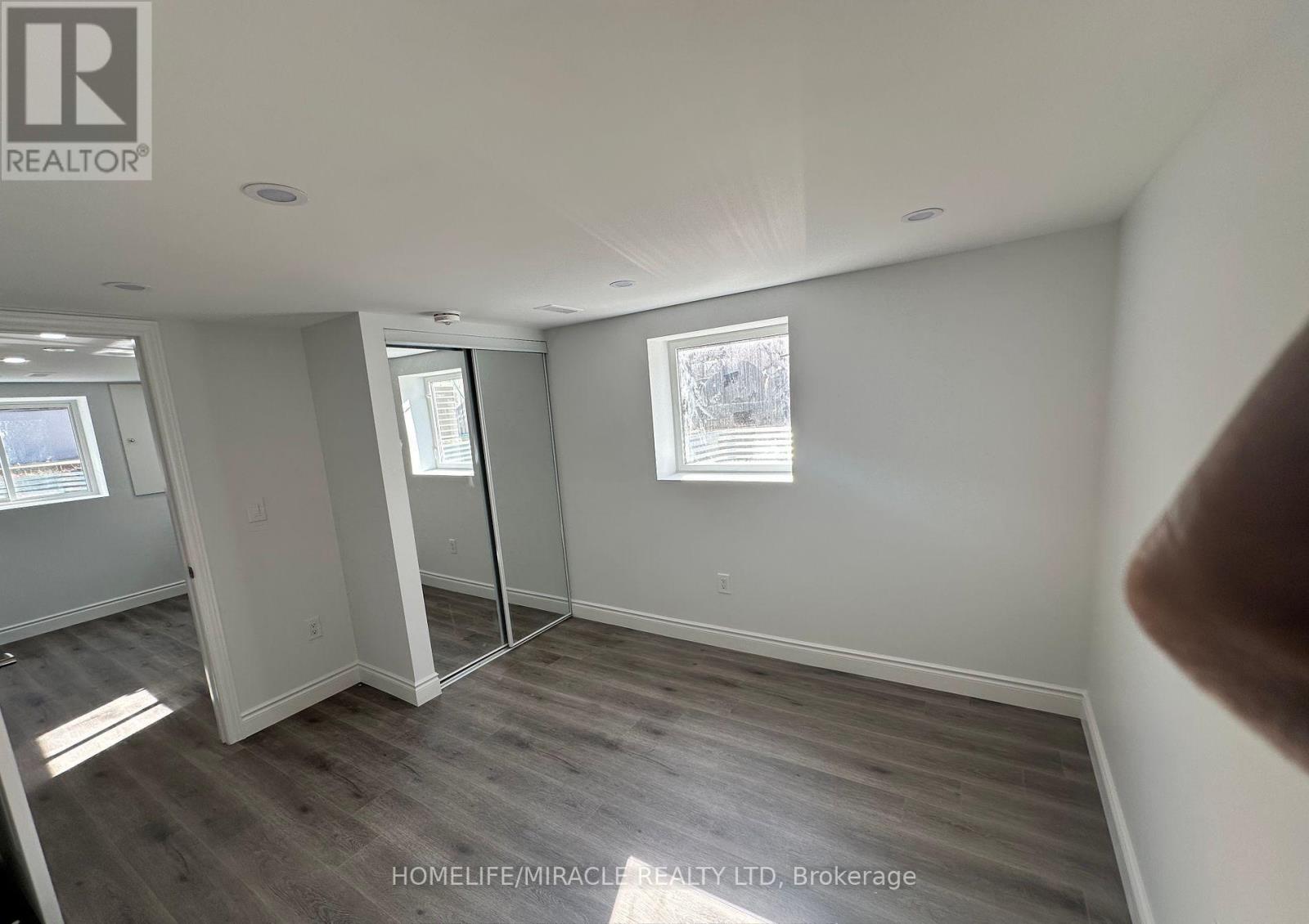 Bsmt - 45 Elmvale Crescent, Toronto, Ontario  M9V 2B8 - Photo 12 - W12958252