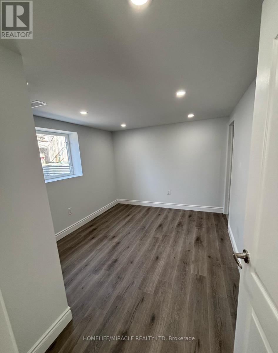 Bsmt - 45 Elmvale Crescent, Toronto, Ontario  M9V 2B8 - Photo 13 - W12958252