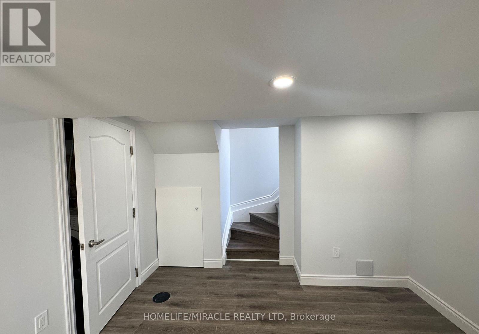 Bsmt - 45 Elmvale Crescent, Toronto, Ontario  M9V 2B8 - Photo 4 - W12958252