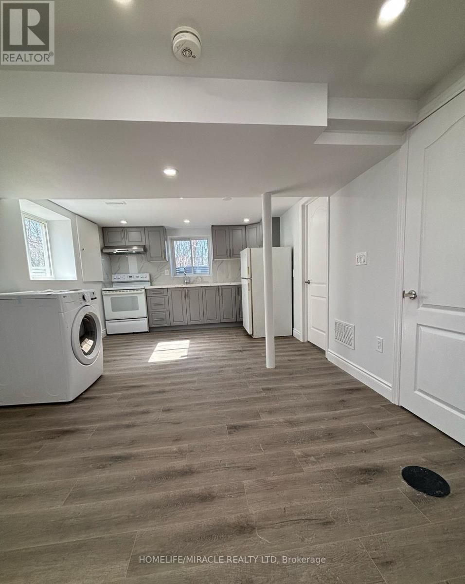 Bsmt - 45 Elmvale Crescent, Toronto, Ontario  M9V 2B8 - Photo 9 - W12958252