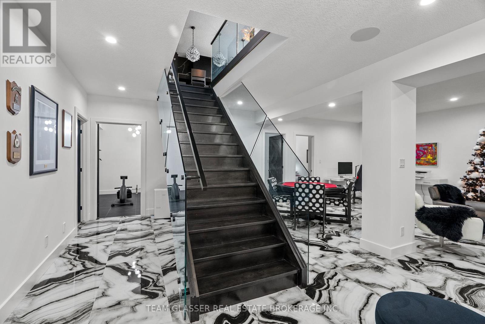 10143 Pinery Bluffs Road, Lambton Shores, Ontario  N0M 1T0 - Photo 19 - X12641572