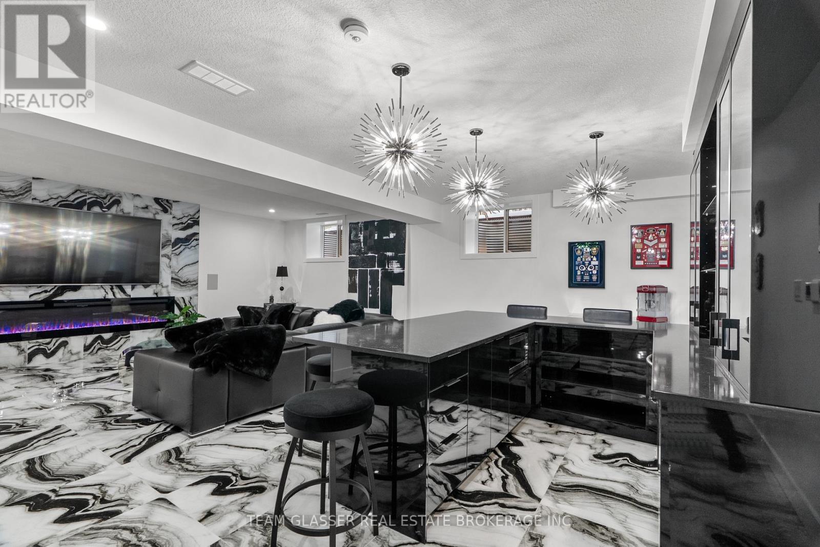 10143 Pinery Bluffs Road, Lambton Shores, Ontario  N0M 1T0 - Photo 20 - X12641572