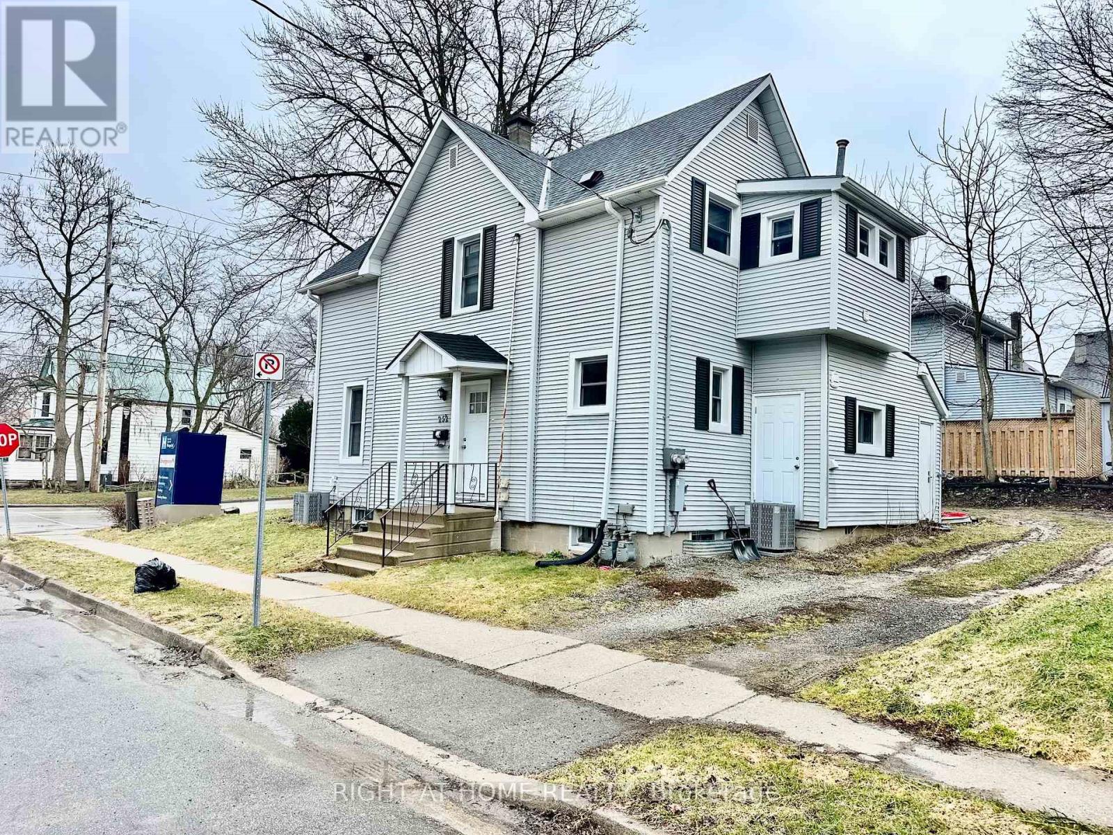 252 ROBINSON STREET, Norfolk, Ontario