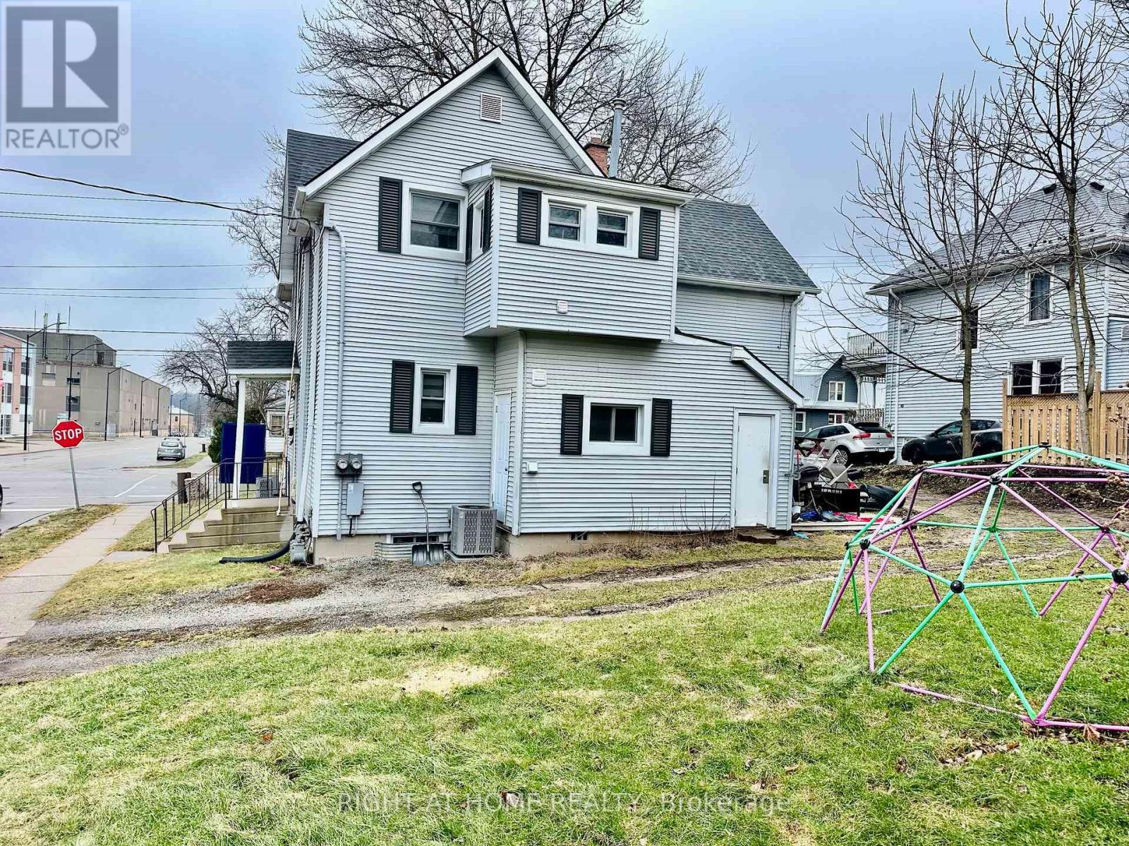 252 Robinson Street, Norfolk, Ontario  N3Y 1X5 - Photo 40 - X12958240