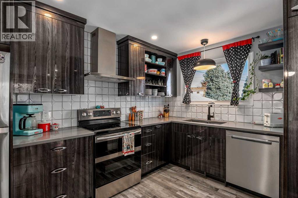 224 Cedarbrae Crescent SW, Calgary, Alberta  T2W 1Y4 - Photo 12 - A2295154