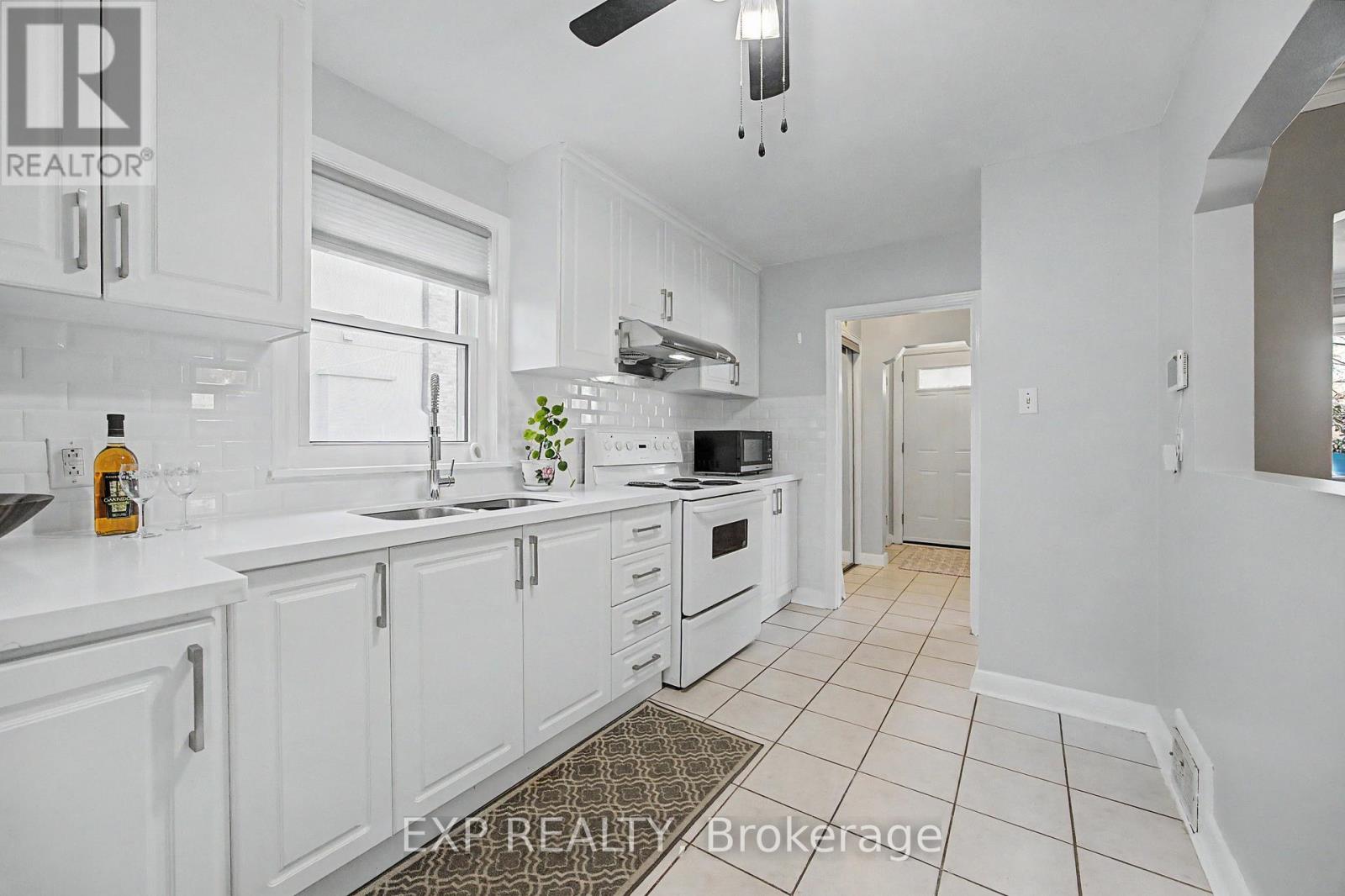 43 Yorkshire Road, Toronto, Ontario  M1K 3B7 - Photo 11 - E12958162