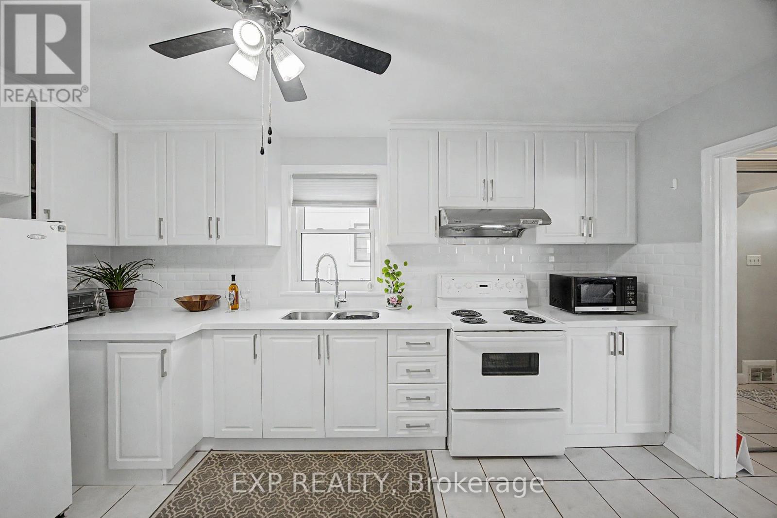 43 Yorkshire Road, Toronto, Ontario  M1K 3B7 - Photo 12 - E12958162