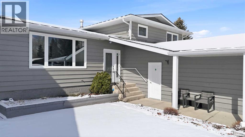 26 Westwood Drive, Didsbury, Alberta  T0M 0W0 - Photo 4 - A2298305