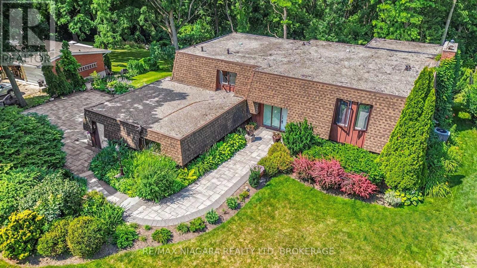 50 Melrose Drive, Niagara-On-The-Lake, Ontario  L0S 1J0 - Photo 3 - X12958268